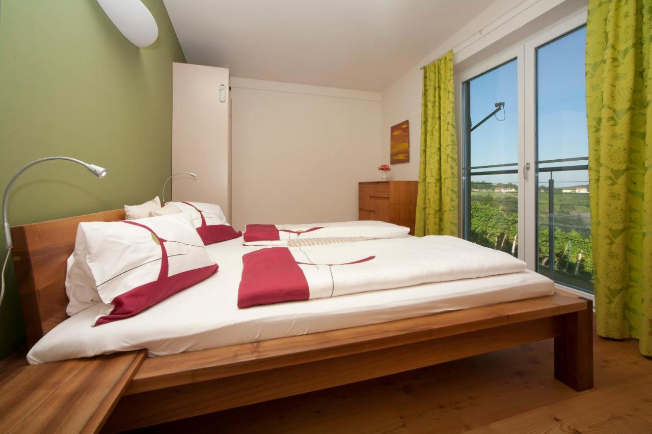 Ferienhaeuser Im Weingarten Fehring Bagian luar foto